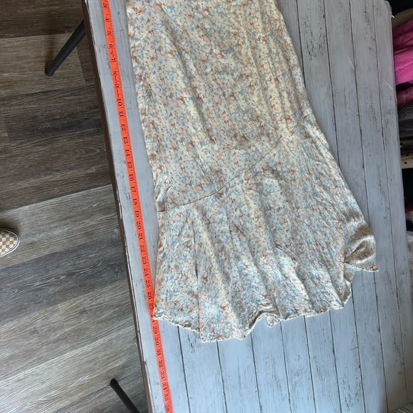 L*Space Medium 100% Viscose Midi length floral skirt - Picture 6 of 6